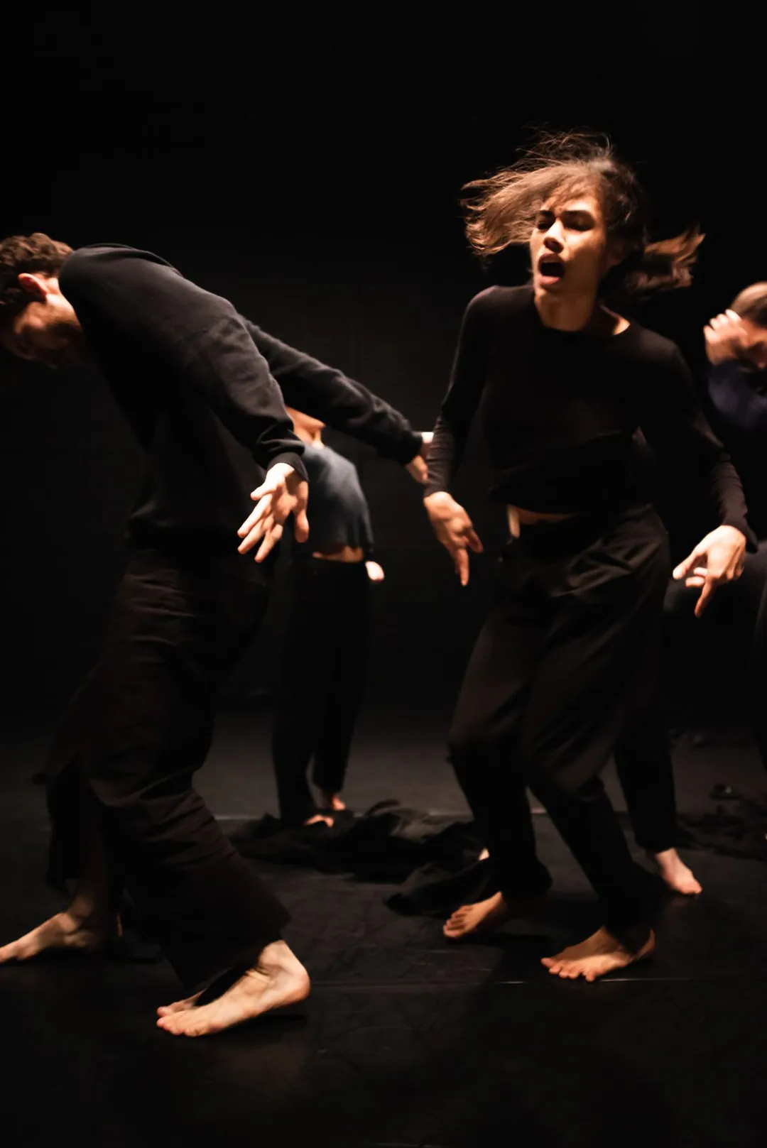 Groupe de danseurs en mouvement