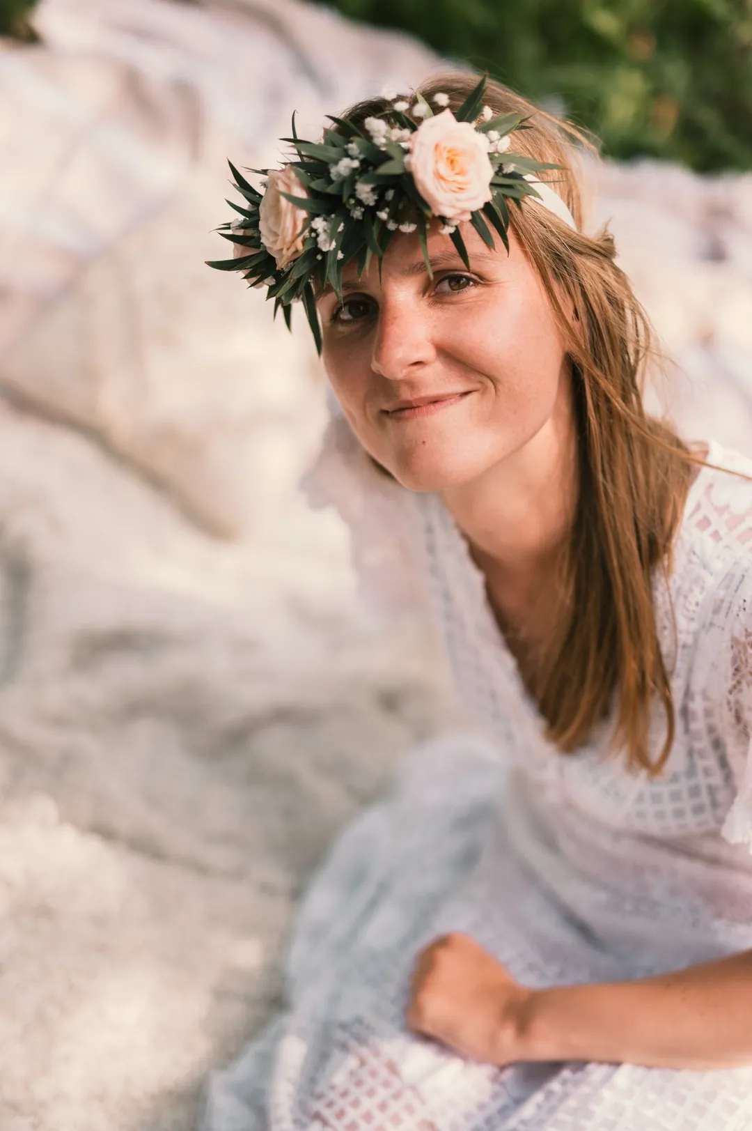 Portrait d'une future mariée, couronne de fleurs