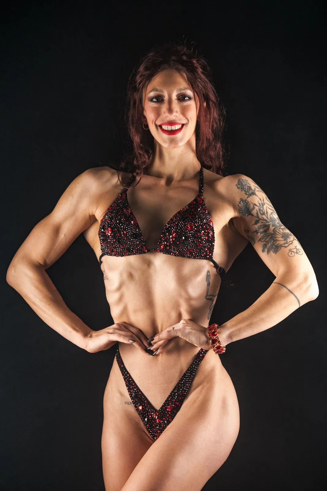 Portrait de sportive en tenue de fitness